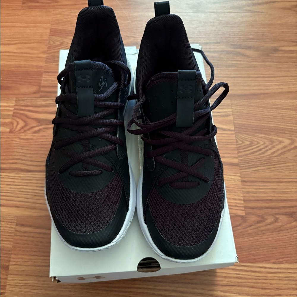 Under Armour  Steph Curry 7 All Black Sneakers with Breathable Knit Upper